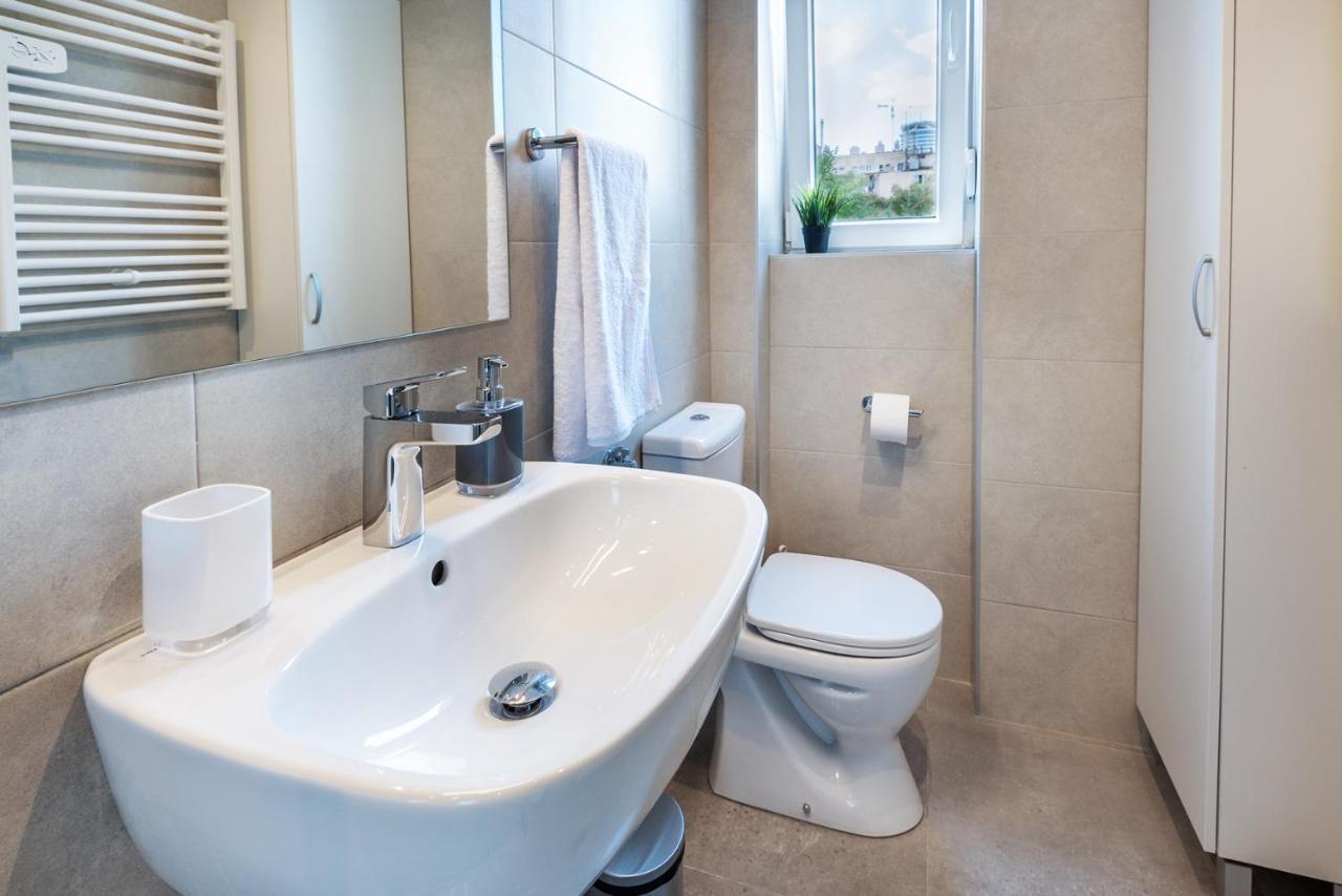 Studio Apartment Financial Park Belgrad Exteriör bild